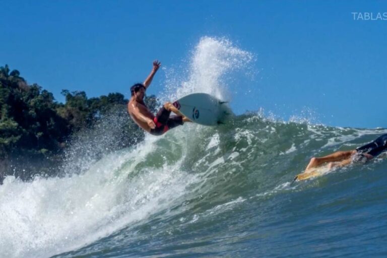surf-praia-sao-pedro-guaruja-tablas-tv